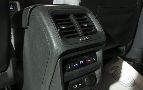 Volkswagen Tiguan II, 2021 год, 4 400 000 рублей, 18 фотография
