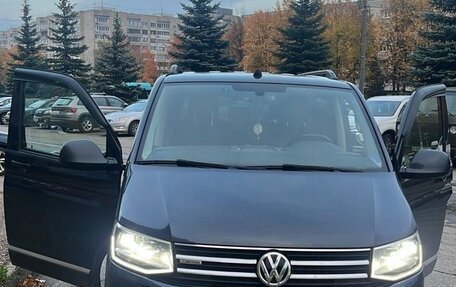 Volkswagen Multivan T6 рестайлинг, 2018 год, 5 699 000 рублей, 1 фотография