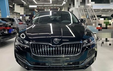 Skoda Superb, 2025 год, 2 840 000 рублей, 2 фотография