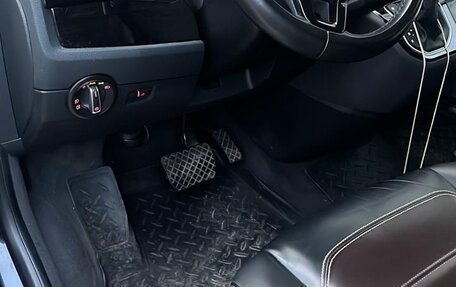 Volkswagen Multivan T6 рестайлинг, 2018 год, 5 699 000 рублей, 8 фотография