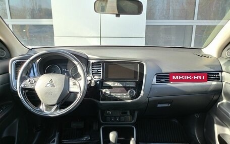 Mitsubishi Outlander III рестайлинг 3, 2018 год, 2 149 000 рублей, 7 фотография