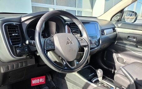 Mitsubishi Outlander III рестайлинг 3, 2018 год, 2 149 000 рублей, 5 фотография