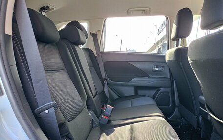 Mitsubishi Outlander III рестайлинг 3, 2018 год, 2 149 000 рублей, 16 фотография