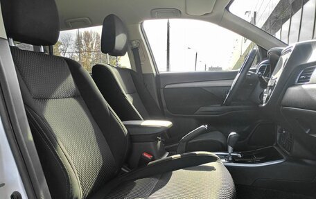 Mitsubishi Outlander III рестайлинг 3, 2018 год, 2 149 000 рублей, 15 фотография
