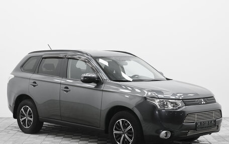 Mitsubishi Outlander III рестайлинг 3, 2013 год, 1 349 000 рублей, 3 фотография