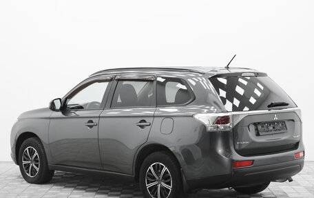 Mitsubishi Outlander III рестайлинг 3, 2013 год, 1 349 000 рублей, 4 фотография