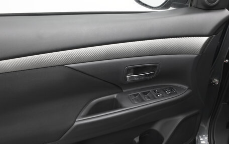 Mitsubishi Outlander III рестайлинг 3, 2013 год, 1 349 000 рублей, 14 фотография
