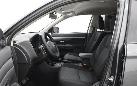 Mitsubishi Outlander III рестайлинг 3, 2013 год, 1 349 000 рублей, 17 фотография