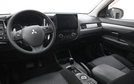 Mitsubishi Outlander III рестайлинг 3, 2013 год, 1 349 000 рублей, 15 фотография