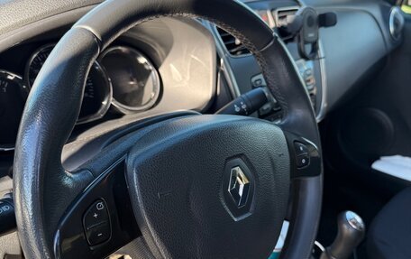 Renault Logan II, 2017 год, 615 000 рублей, 12 фотография