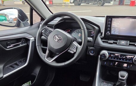 Toyota RAV4, 2021 год, 3 280 000 рублей, 10 фотография