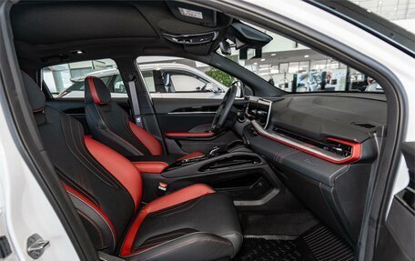 Geely Coolray I, 2024 год, 18 фотография