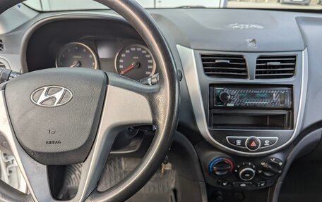 Hyundai Solaris II рестайлинг, 2013 год, 799 000 рублей, 22 фотография