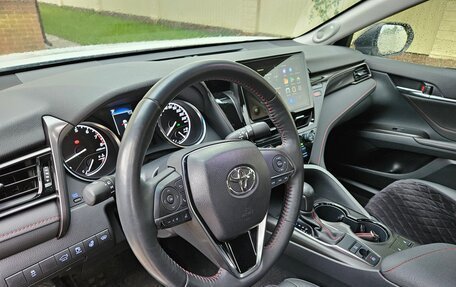 Toyota Camry, 2021 год, 3 990 000 рублей, 12 фотография