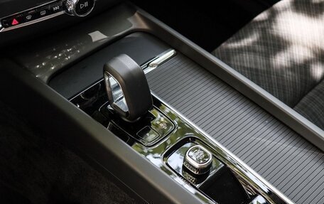 Volvo XC60 II, 2023 год, 3 800 000 рублей, 13 фотография