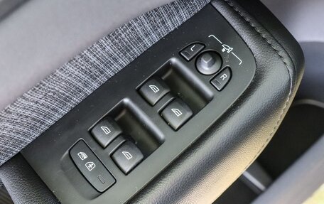 Volvo XC60 II, 2023 год, 3 800 000 рублей, 8 фотография