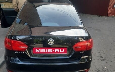 Volkswagen Jetta VI, 2014 год, 930 000 рублей, 2 фотография