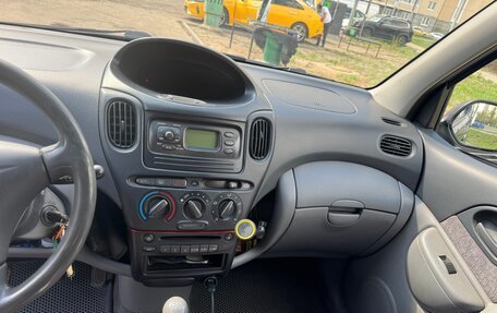 Toyota Yaris Verso, 2002 год, 376 000 рублей, 10 фотография