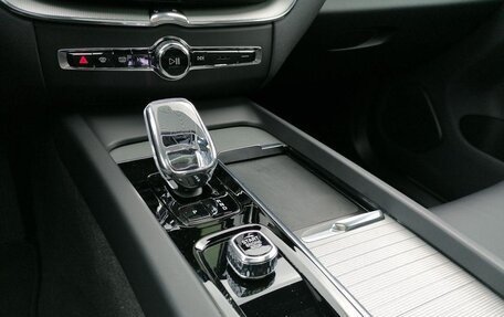Volvo XC60 II, 2024 год, 5 726 000 рублей, 18 фотография