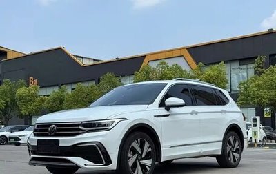 Volkswagen Tiguan II, 2022 год, 2 466 000 рублей, 1 фотография
