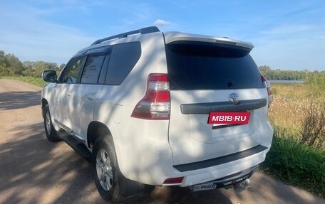 Toyota Land Cruiser Prado 150 рестайлинг 2, 2015 год, 3 200 000 рублей, 4 фотография