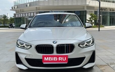 BMW 1 серия, 2022 год, 1 750 000 рублей, 2 фотография