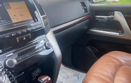 Toyota Land Cruiser 200, 2014 год, 4 150 000 рублей, 10 фотография