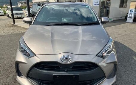 Toyota Yaris, 2021 год, 1 073 000 рублей, 2 фотография