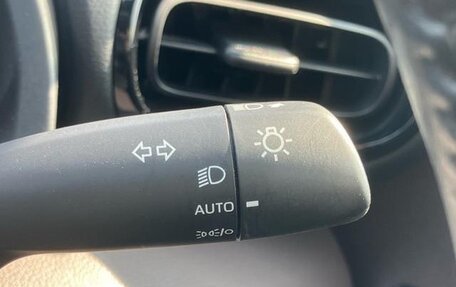 Toyota Yaris, 2021 год, 1 073 000 рублей, 13 фотография