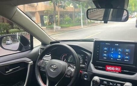 Toyota RAV4, 2021 год, 2 730 000 рублей, 11 фотография