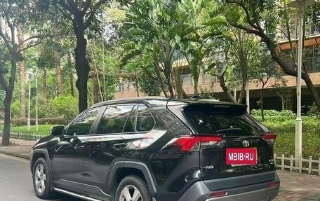 Toyota RAV4, 2021 год, 2 730 000 рублей, 5 фотография