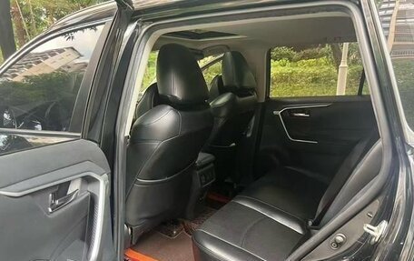 Toyota RAV4, 2021 год, 2 730 000 рублей, 18 фотография