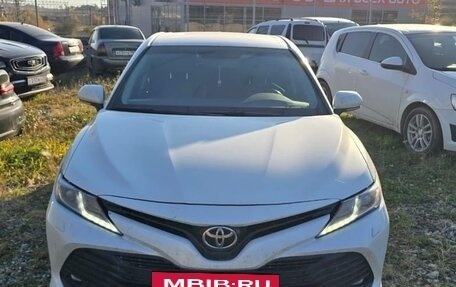 Toyota Camry, 2020 год, 2 033 000 рублей, 2 фотография