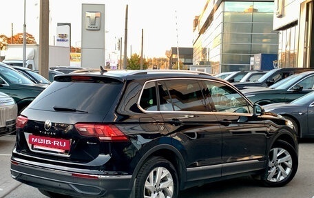Volkswagen Tiguan II, 2021 год, 2 999 000 рублей, 6 фотография