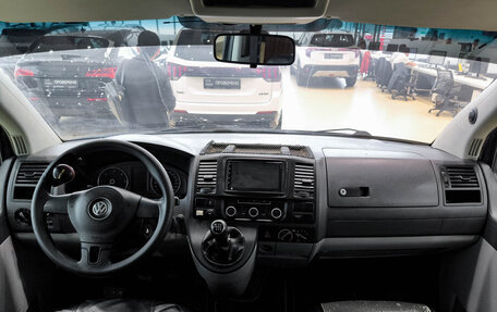 Volkswagen Transporter T5 рестайлинг, 2010 год, 1 720 000 рублей, 14 фотография