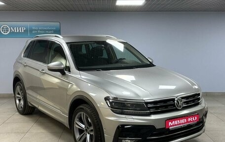 Volkswagen Tiguan II, 2018 год, 2 990 000 рублей, 3 фотография