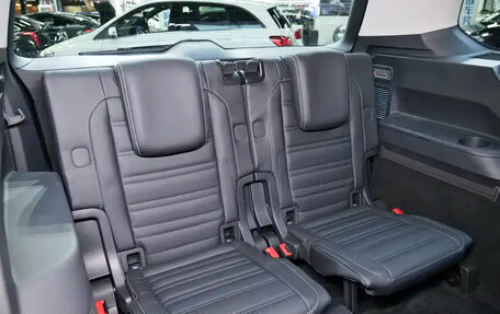Volkswagen Touran III, 2021 год, 1 880 000 рублей, 14 фотография