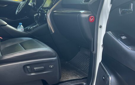 Toyota Alphard III, 2019 год, 4 900 000 рублей, 5 фотография