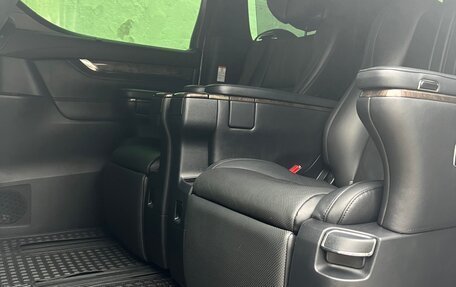 Toyota Alphard III, 2019 год, 4 900 000 рублей, 12 фотография