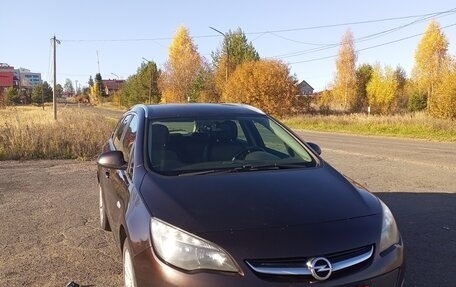 Opel Astra J, 2014 год, 699 000 рублей, 2 фотография