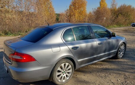 Skoda Superb III рестайлинг, 2008 год, 900 000 рублей, 18 фотография