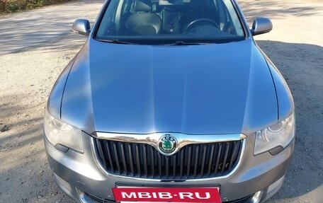 Skoda Superb III рестайлинг, 2008 год, 900 000 рублей, 24 фотография