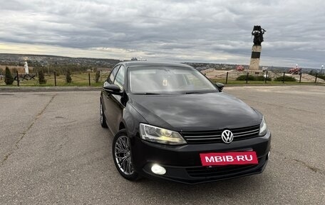 Volkswagen Jetta VI, 2013 год, 845 000 рублей, 4 фотография