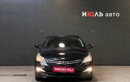Hyundai Solaris II рестайлинг, 2015 год, 1 050 000 рублей, 2 фотография