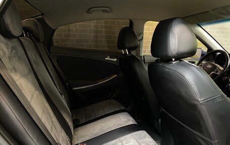 Hyundai Solaris II рестайлинг, 2015 год, 1 050 000 рублей, 10 фотография