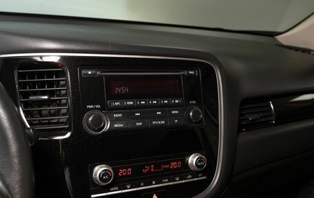 Mitsubishi Outlander III рестайлинг 3, 2020 год, 1 950 000 рублей, 11 фотография