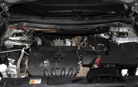 Mitsubishi Outlander III рестайлинг 3, 2020 год, 1 950 000 рублей, 13 фотография