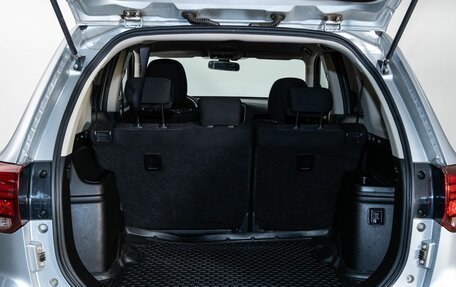 Mitsubishi Outlander III рестайлинг 3, 2020 год, 1 950 000 рублей, 14 фотография