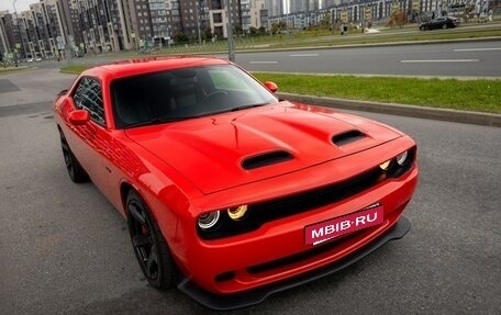 Dodge Challenger III рестайлинг 2, 2020 год, 4 850 000 рублей, 2 фотография