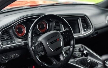 Dodge Challenger III рестайлинг 2, 2020 год, 4 850 000 рублей, 11 фотография
